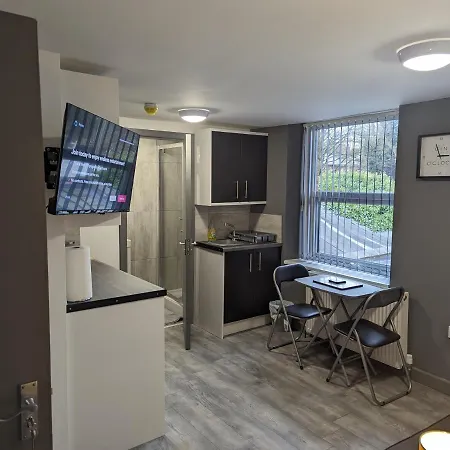 Station Apartments Ashton in Makerfield Exterior photo