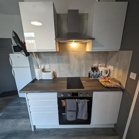 Station Apartments Ashton in Makerfield Exterior photo