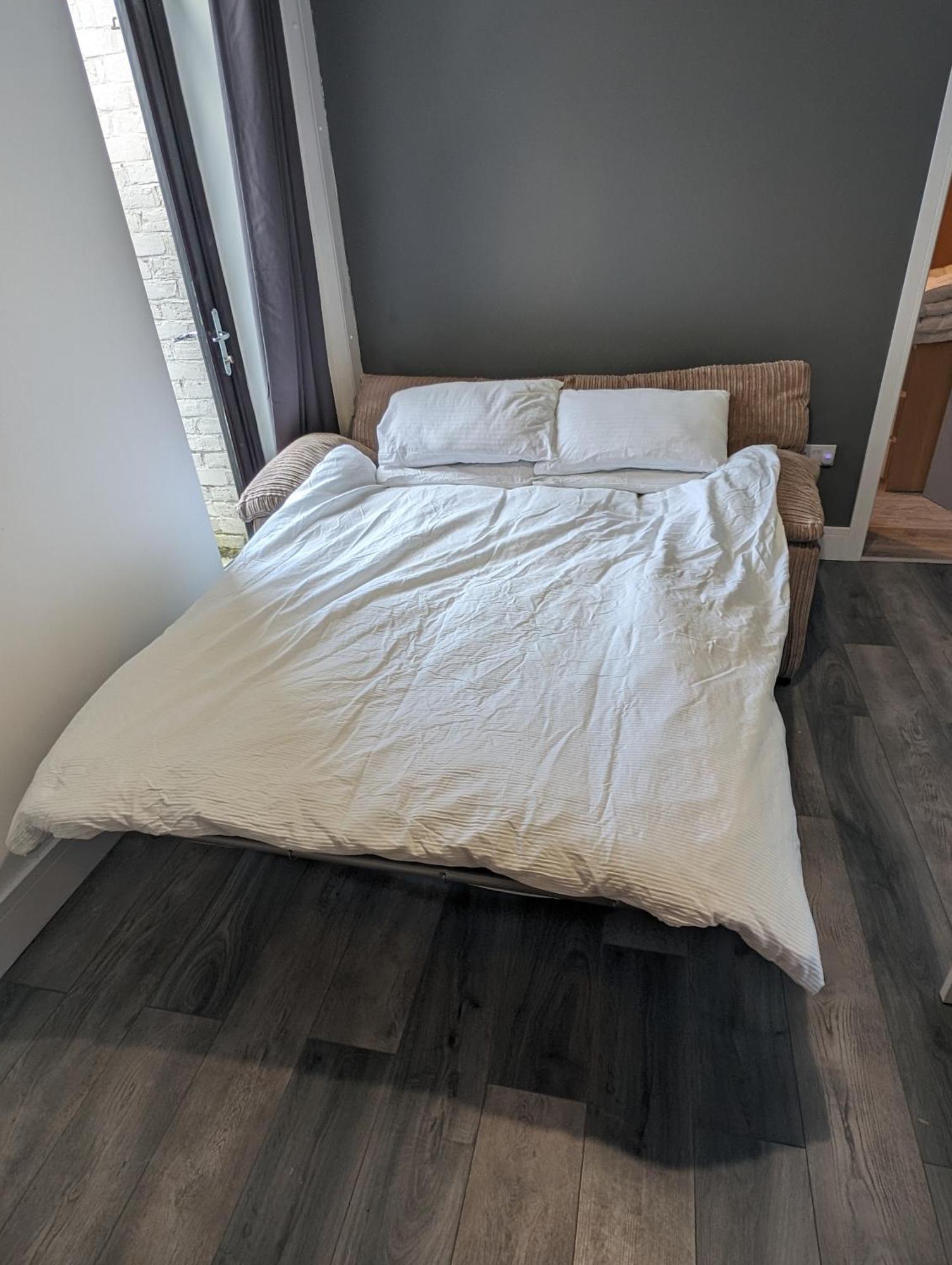 Station Apartment *